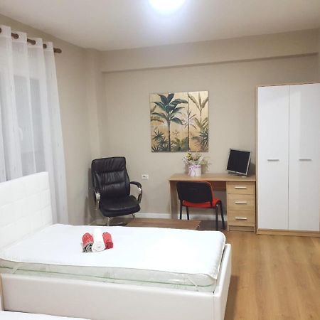 Lovely Apartment On Tirana City Center Exteriör bild