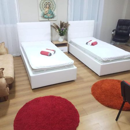 Lovely Apartment On Tirana City Center Exteriör bild